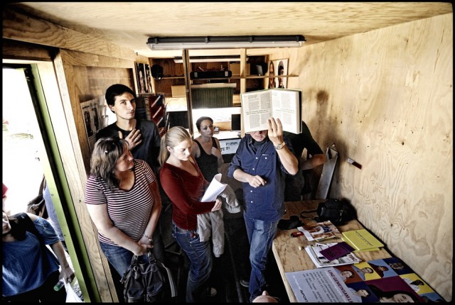 Info-Trainer bei der Interkultur-Einschulung